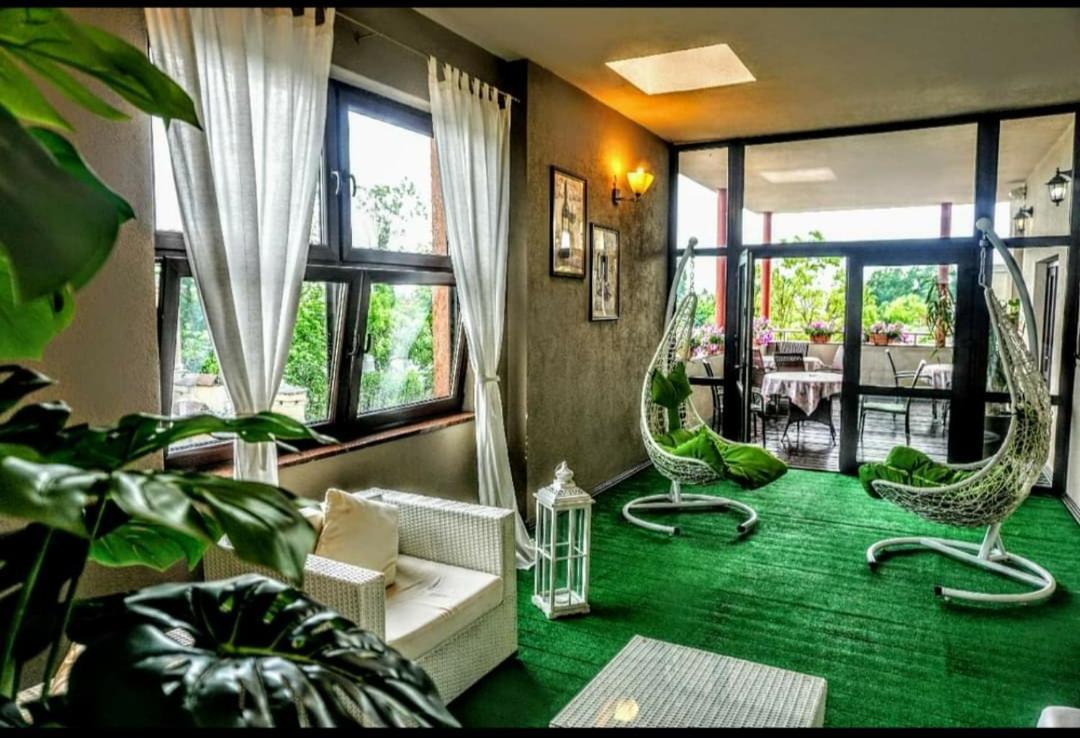 Aviator Hotel Restauracja & Spa 파비아니체 외부 사진