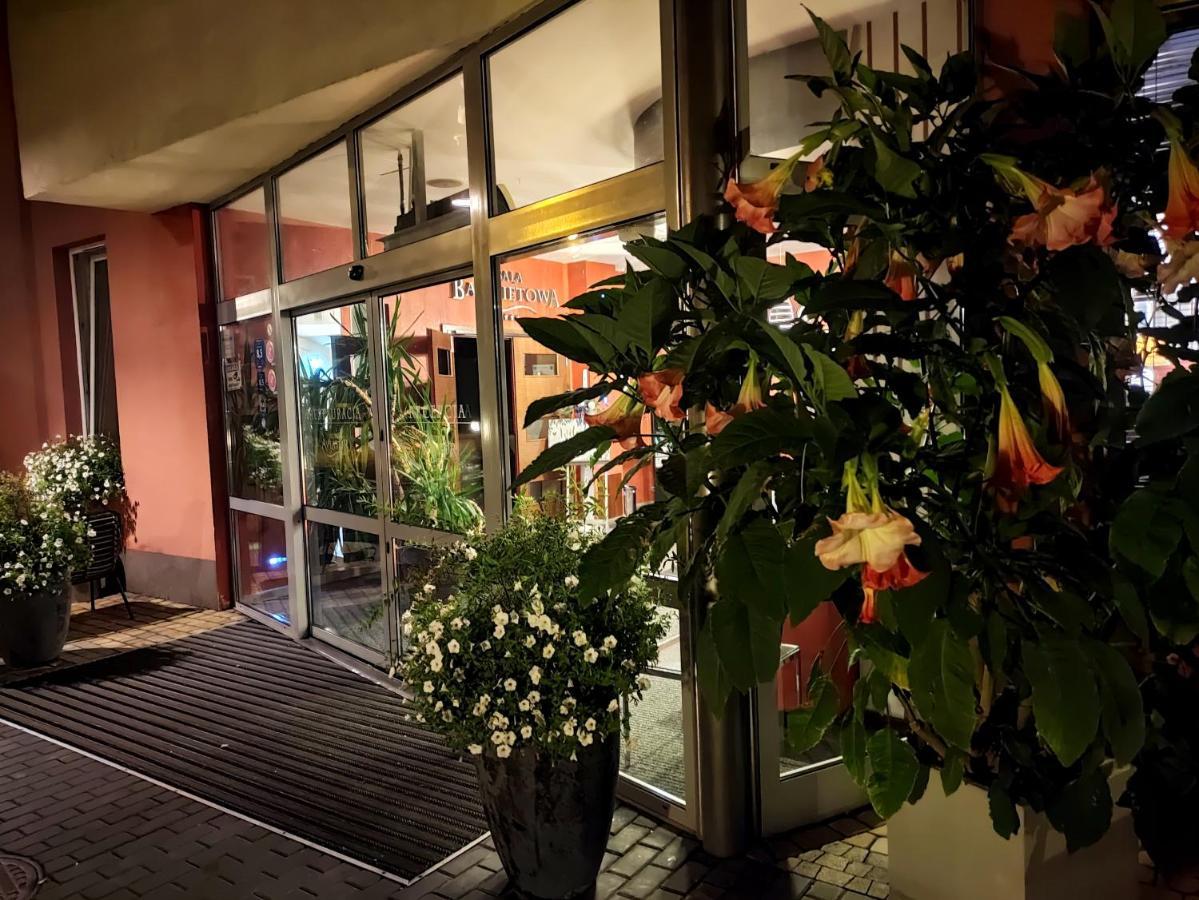 Aviator Hotel Restauracja & Spa 파비아니체 외부 사진