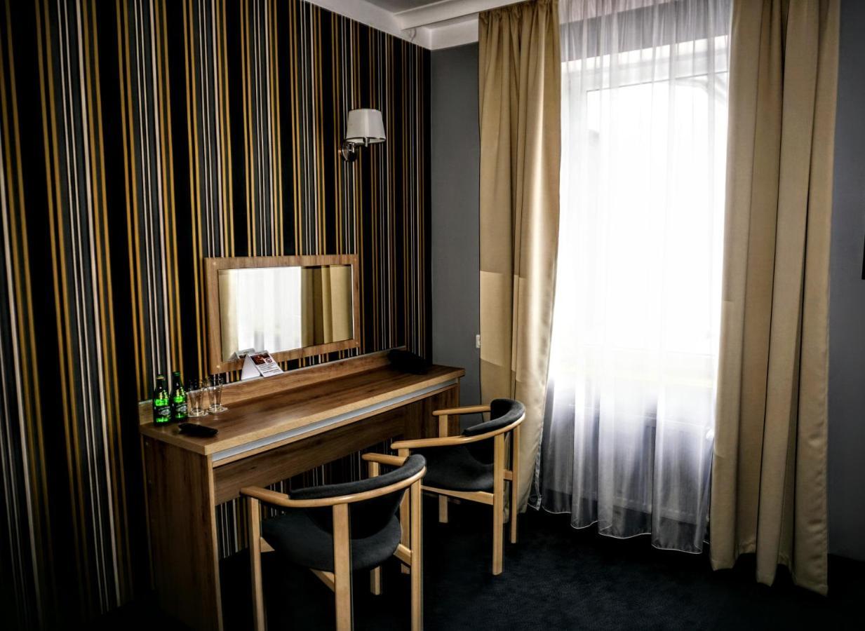 Aviator Hotel Restauracja & Spa 파비아니체 외부 사진