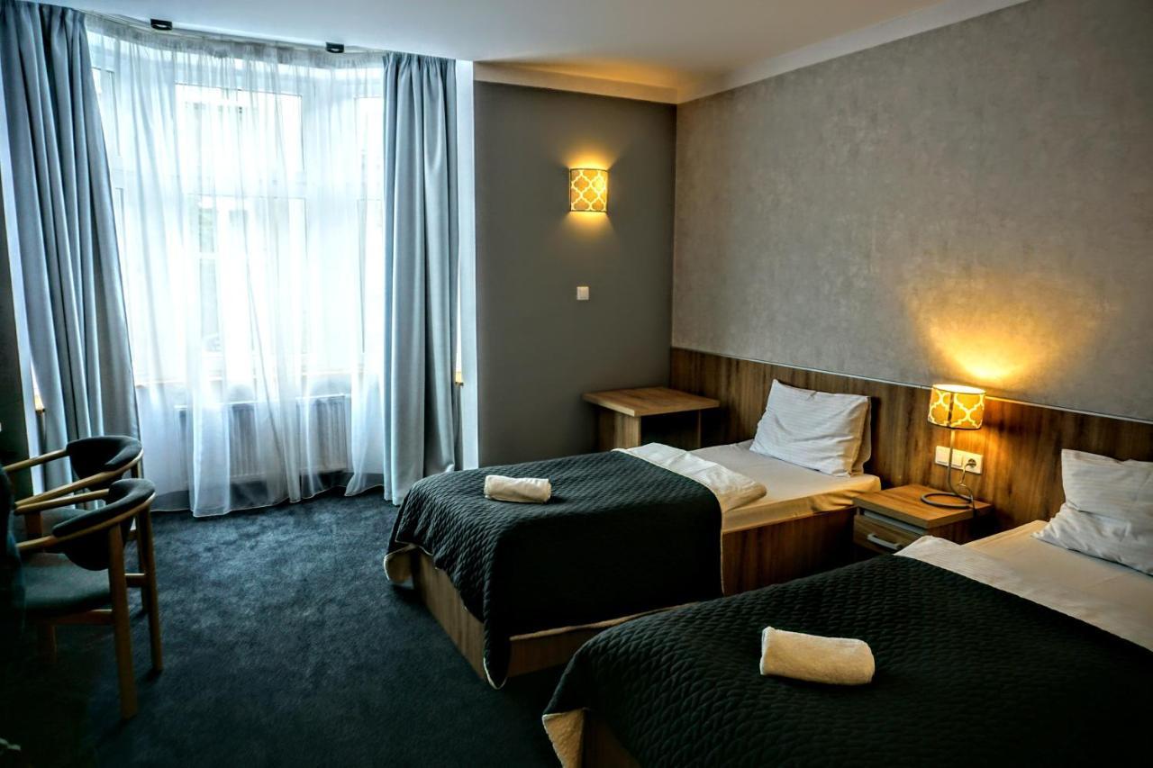 Aviator Hotel Restauracja & Spa 파비아니체 외부 사진