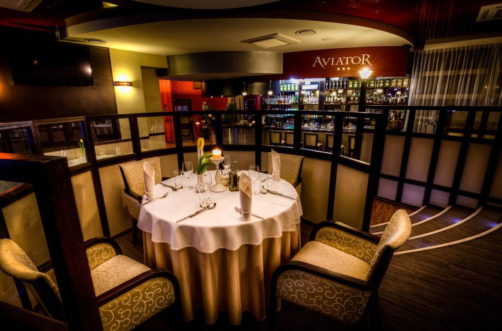 Aviator Hotel Restauracja & Spa 파비아니체 외부 사진
