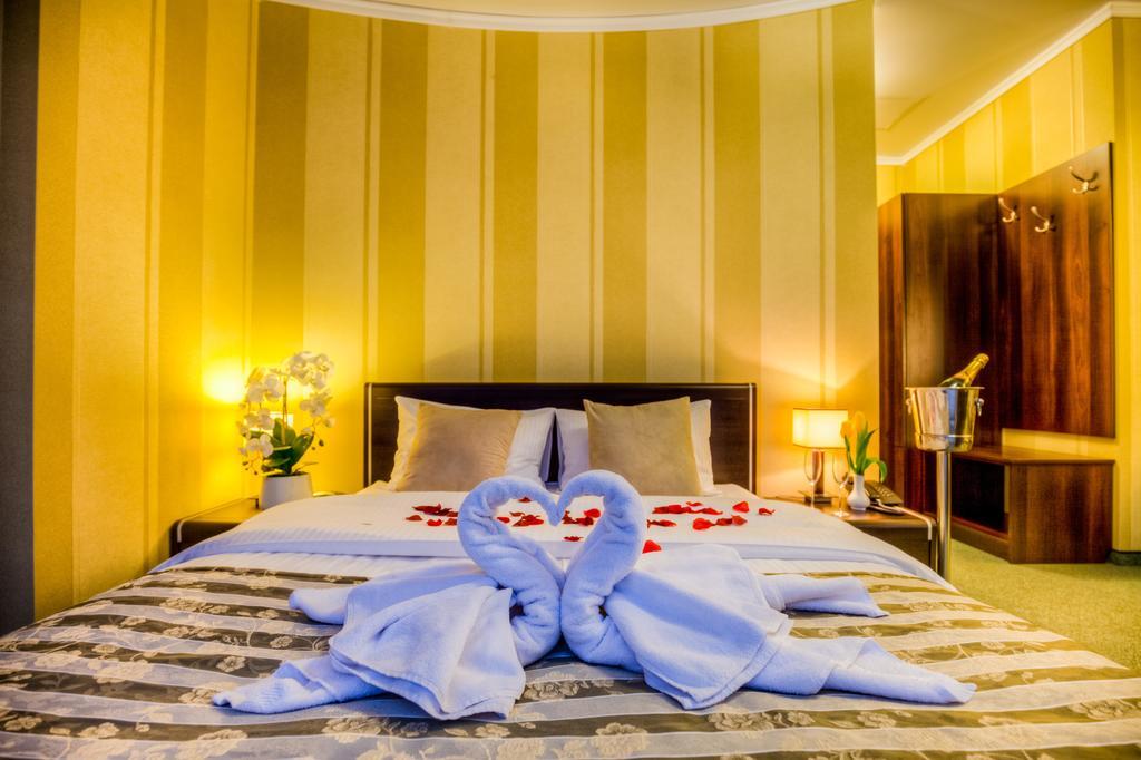 Aviator Hotel Restauracja & Spa 파비아니체 외부 사진