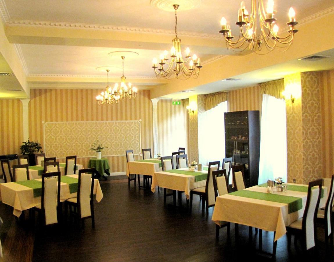Aviator Hotel Restauracja & Spa 파비아니체 외부 사진
